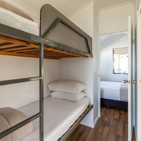 Nrma Bowen Beachfront Holiday Park Стая снимка