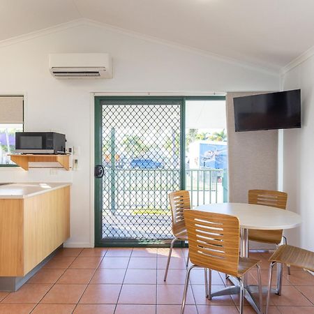 Nrma Bowen Beachfront Holiday Park Стая снимка